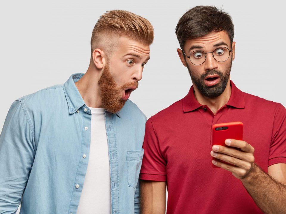 hombres-sorprendidos